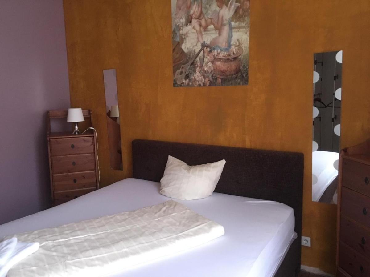 Zimmer In Kaiserslautern Extérieur photo